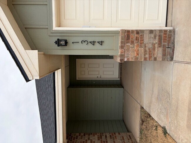 Building Photo - 1344 Bajada St