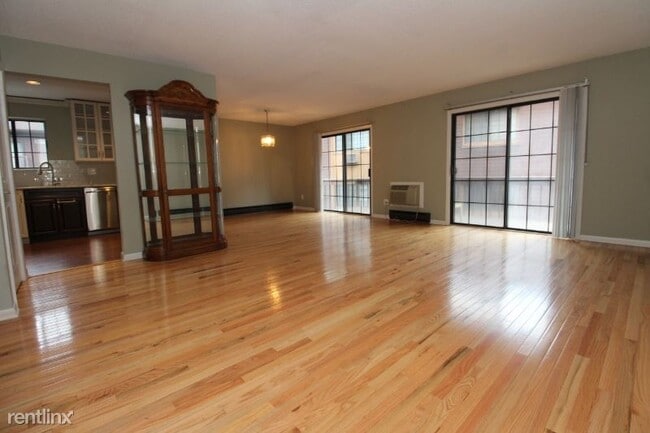 Building Photo - 2 br, 1 bath Condo - 197 Bridge St 3 Unit 3