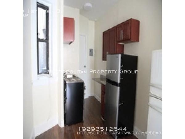 Primary Photo - bedroom in New York NY 10128