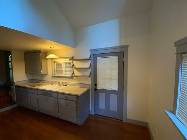 Foto del edificio - 2 Bedroom, 1.5 Bathroom on Jefferson St.