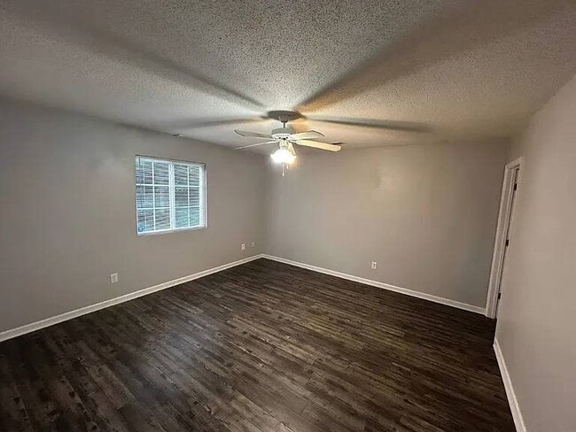 Building Photo - 3216 Bowers Ave