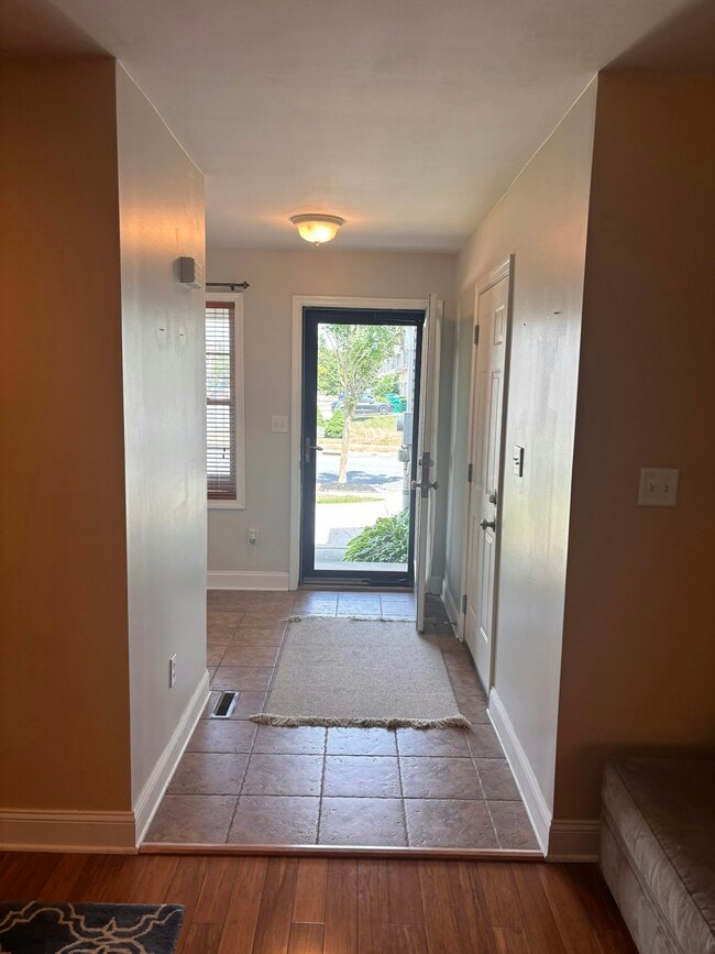 Building Photo - 1459 Mohr Cir