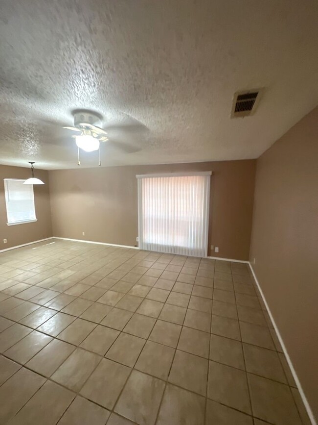 Building Photo - 4Bd/1.5Ba in Killeen, TX!