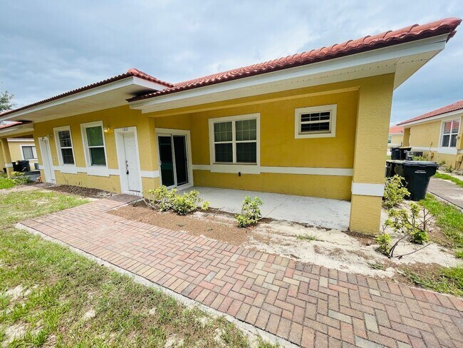 Building Photo - 1601 Cumin Dr