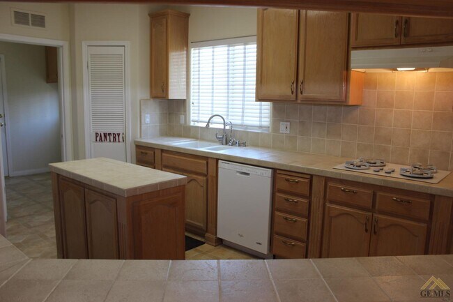 Building Photo - 10103 Salerosa Ct