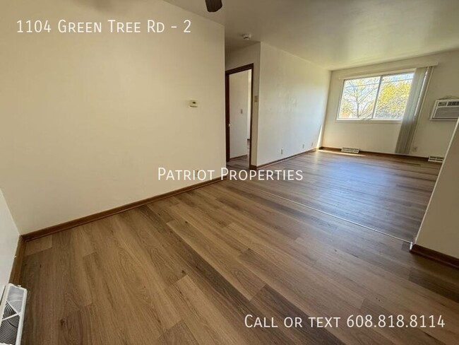Building Photo - 1104 Green Tree Rd