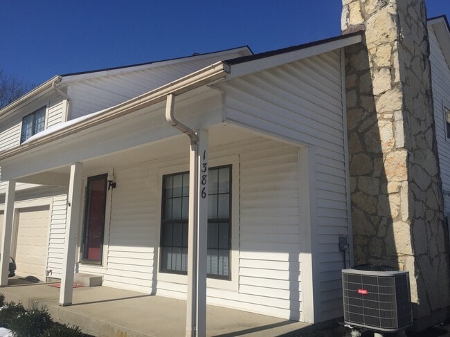 Building Photo - 1386 Sanzon Dr