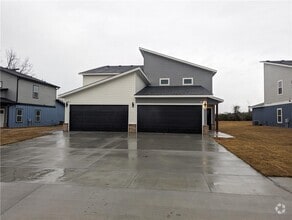 Building Photo - 1402 SW Casuarina Dr