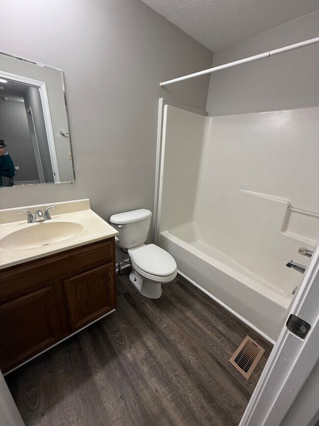 Foto del edificio - Located in Georgetown, KY, three-bedroom, 2.5-bath townhouse