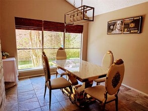 Building Photo - 2022 Creek Valley Ln