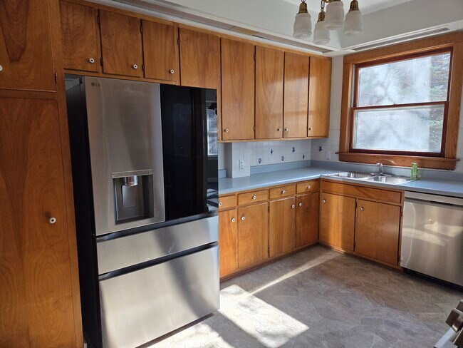 Foto del edificio - 511 W 1st St