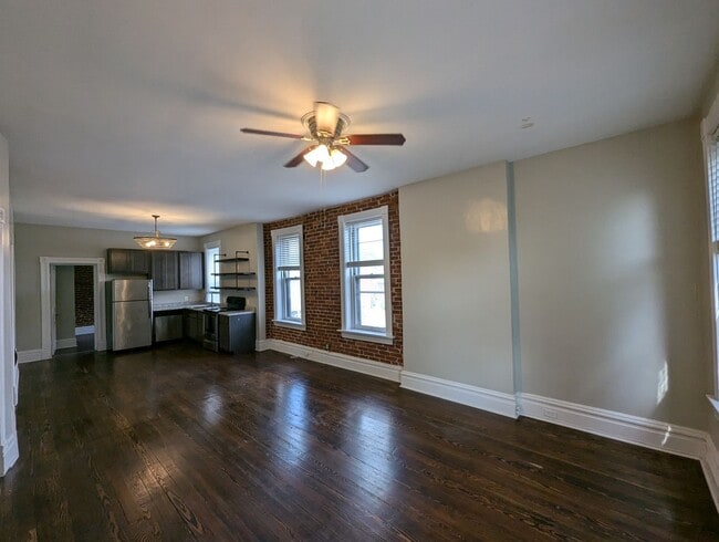Building Photo - 2711 Arsenal St