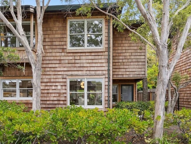 Photo - 641 Centre Ct House