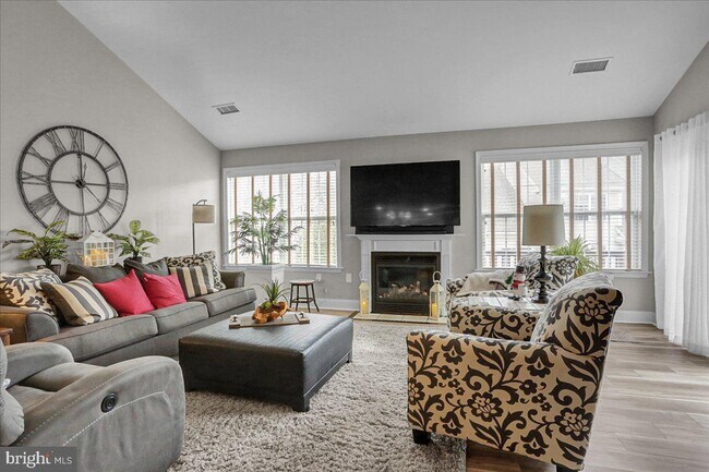 Building Photo - 307 Oak Hill Ln