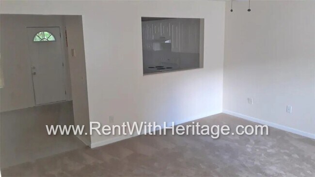 Foto del edificio - Awesome 3bd/ 2ba Townhome, Super Spacious, Small Community, Great Location