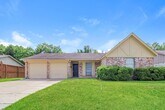Primary Photo - 15119 Bathurst Dr