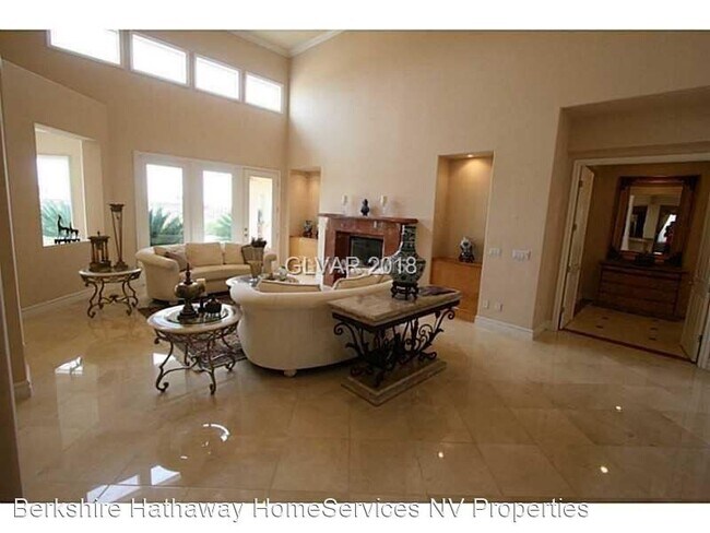 Building Photo - 4 br, 3.5 bath House - 2258 Green Mountain Ct