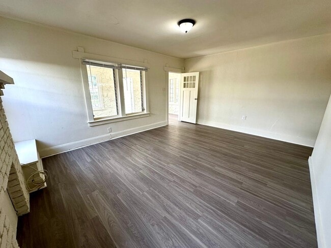 Building Photo - 2005 Broward Ave