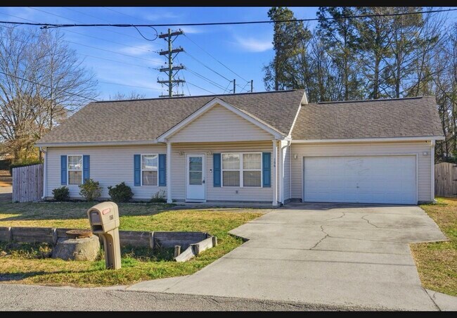 Foto del edificio - 166 Charles B Gibson Ave