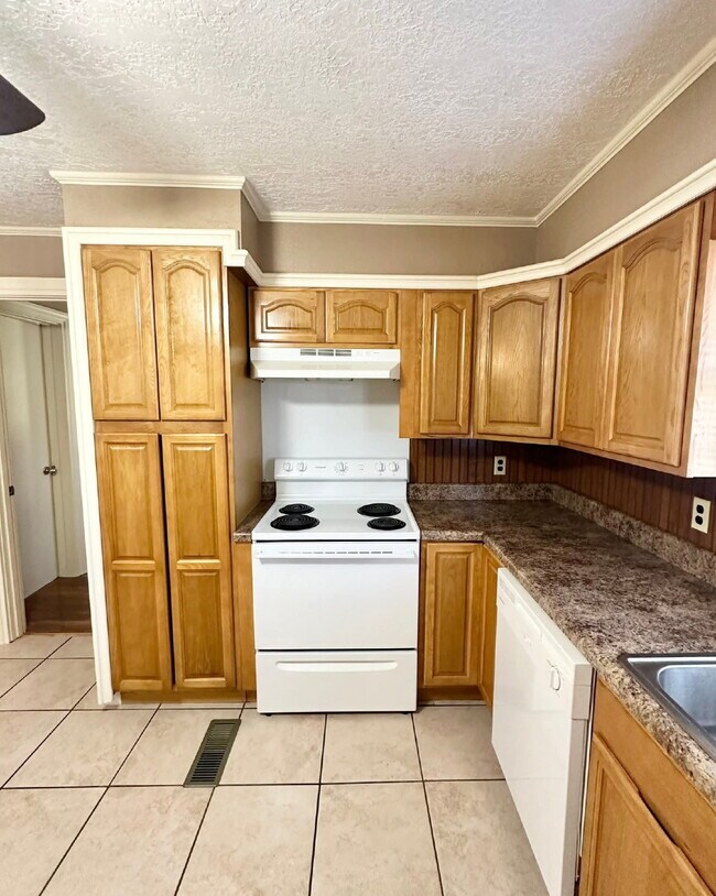 Foto del edificio - 244 S Hollis Ave