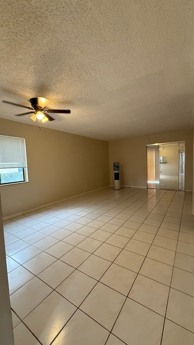 Photo - 8011 Southgate Blvd Apartment