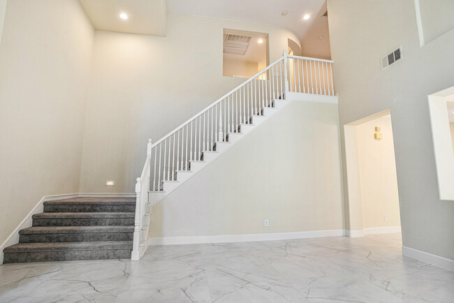 Building Photo - 1617 Windemere Dr