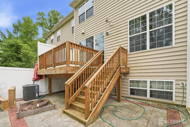 Foto del edificio - 105 Pearce Ln