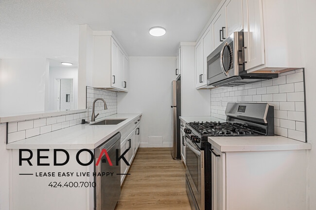 Building Photo - 2244 S Western Ave