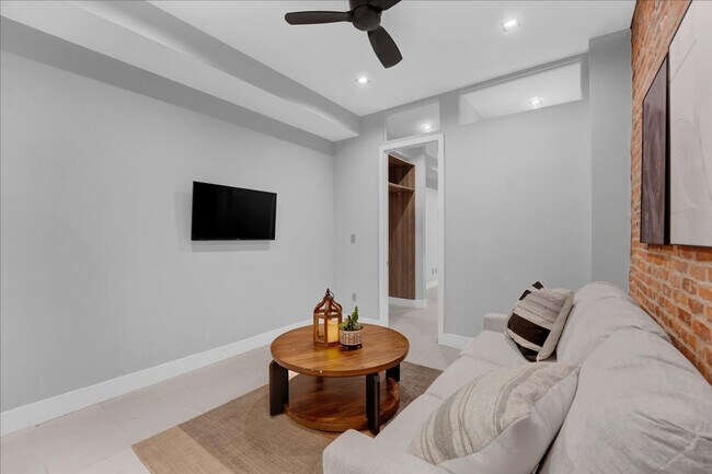 Foto del edificio - 120 Christopher St