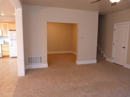 Building Photo - 137 Villa Ct