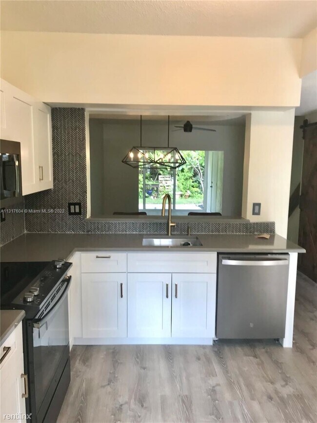 Building Photo - 2 br, 2.5 bath Townhome - 1039 Kokomo Key ...