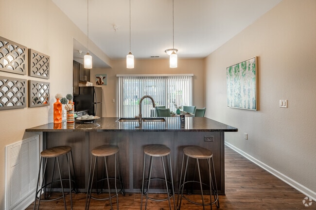 2BR, 2BA - 1,087SF - Kitchen - SunSTONE at Fox Ridge