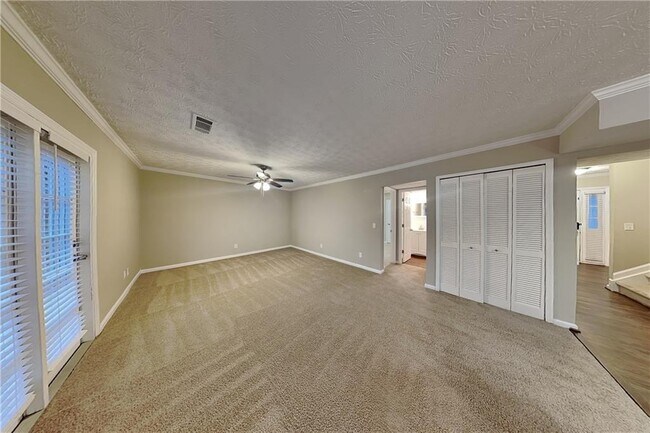 Foto del edificio - 2981 Sutton Glen