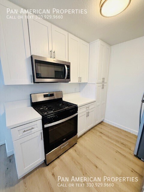 Foto del edificio - 11275 Westminster Ave