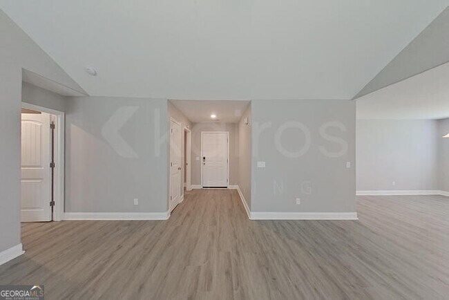 Building Photo - 102 Western Red Cedar Dr