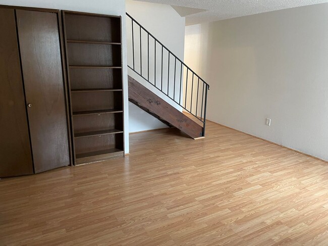 Foto del edificio - Cozy 2-bed, 1.5-bath Town-house in Edmonds...