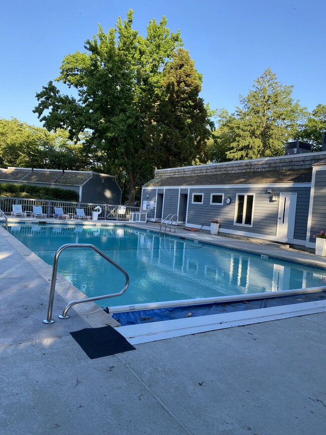 Pool 7 pm - 10 Castle Rock