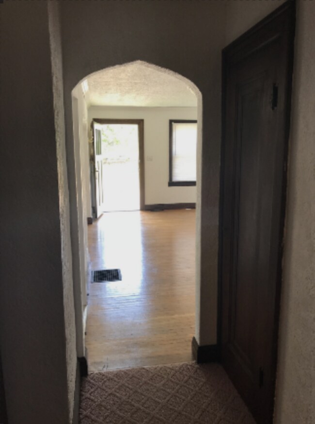Foto del edificio - 402 S Eagleson Ave