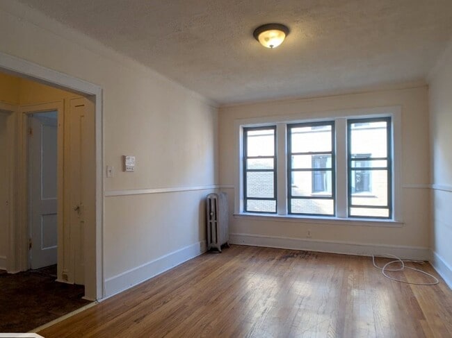 Foto del edificio - 2332 N Spaulding Ave