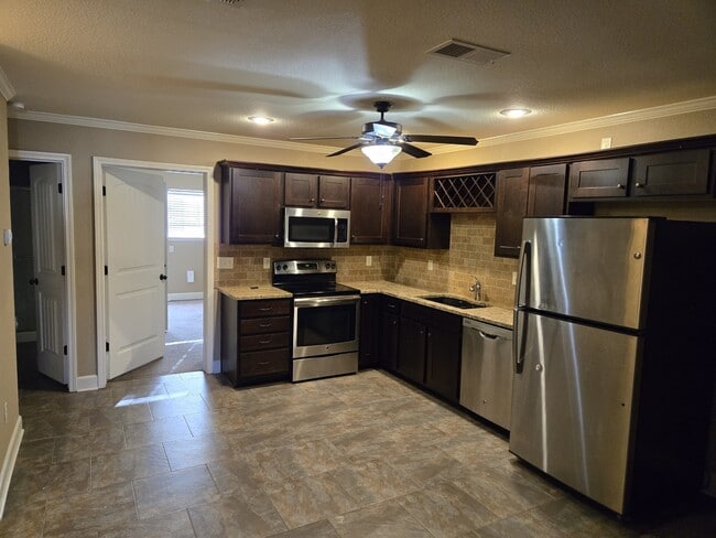 Building Photo - 4343 NE 83rd St