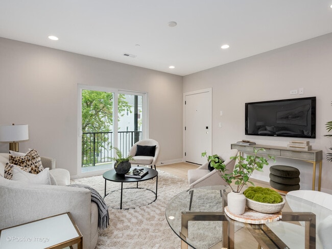 Foto del edificio - 1631 N Lawndale Ave