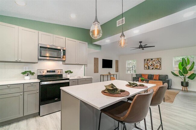 Foto del edificio - 2524 Dellwood Dr