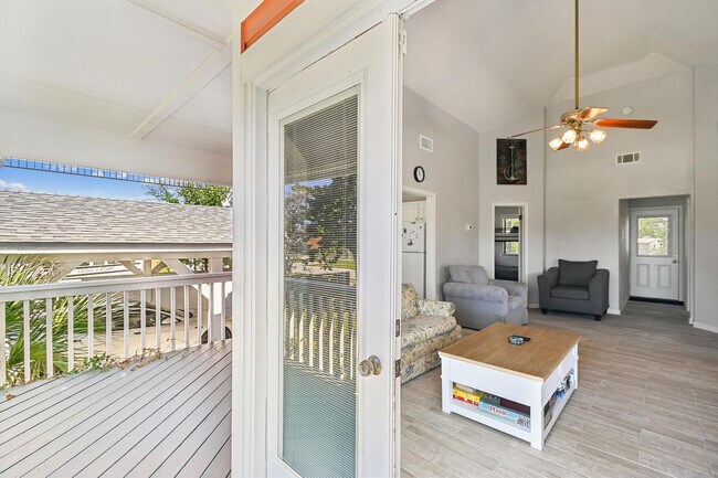 Foto del edificio - 2340 Grand Oaks Ln