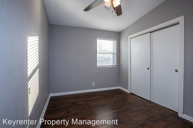 Building Photo - 4 br, 1.5 bath House - 247 E 54th St N