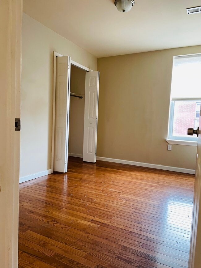 Bedroom - 1520 Moore St