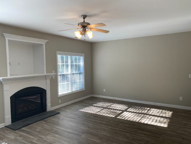 Foto del edificio - 8000 Willowglen Dr