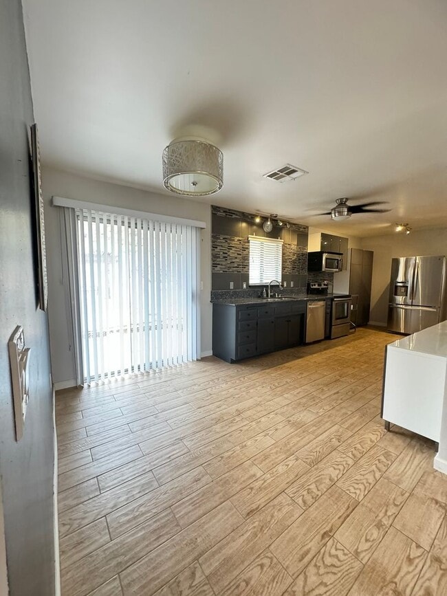 Foto del edificio - COMING SOON 3 bedroom 1.5 bathroom with amazing views of Morongo Valley