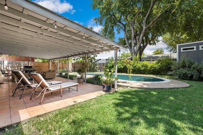 Foto del edificio - 4412 Dovemeadow Dr