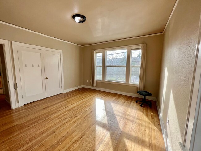 Building Photo - Classic Living at the Novell! Close to UW ...