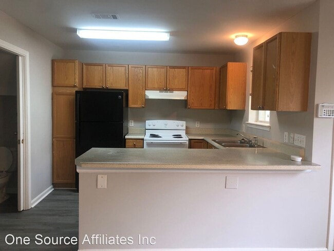 Building Photo - 2 br, 1.5 bath House - 1081 Estes Dr SW #402